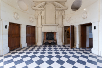 法国卢瓦尔河谷舍农索城堡内的房间装饰展览