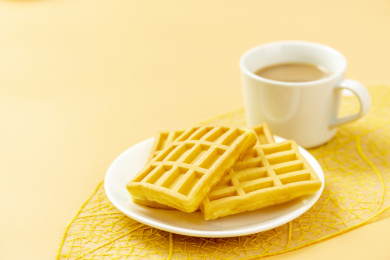 烘焙点心华夫饼特写黄色莫兰迪色系背景