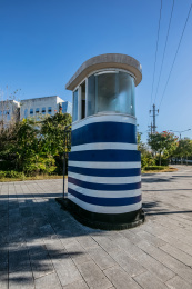 中国云南省普洱市城市街头警务交通指挥岗亭