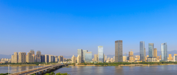 中国福建福州市江滨大道周边建筑群