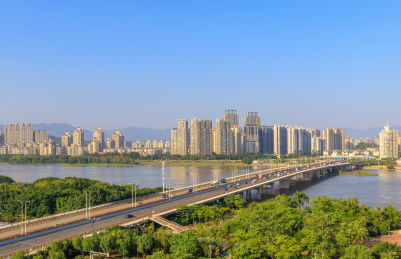 中国福建福州市江滨大道周边建筑群