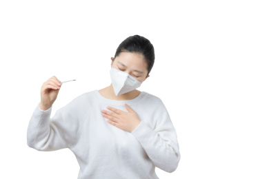 生病戴着口罩的女生，白色背景