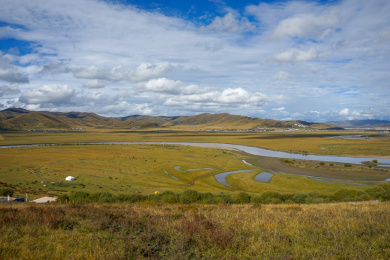 四川阿坝红原的月亮湾