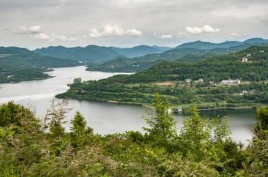 中国四川南部升钟湖凤凰岛风光