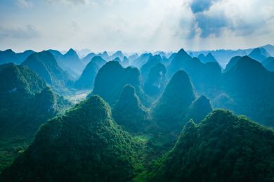 中国广西崇左市喀斯特地貌峰林自然风光航拍