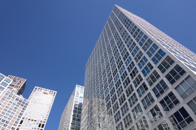 秋季蓝天下的中国北京建外SOHO写字楼