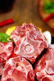 一盘鲜冻羊蝎子特写