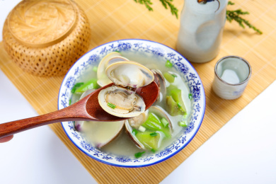 家庭炖汤蛤蜊丝瓜汤