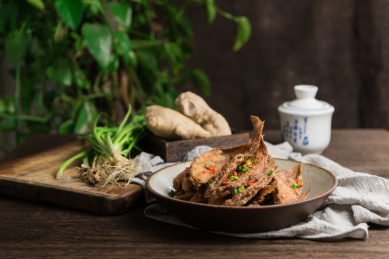 酥炸鳎目鱼舌头鱼