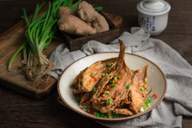 酥炸鳎目鱼舌头鱼