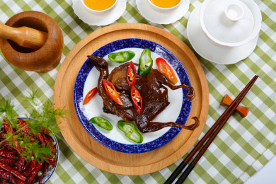 特色美味小吃炸鹌鹑