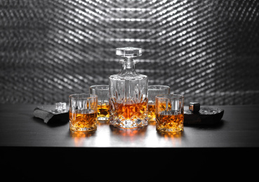 洋酒威士忌酒樽酒杯酒瓶