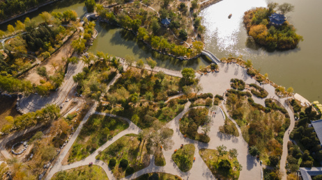 中国天津长虹生态园园林景观航拍俯视图