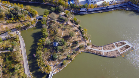 中国天津长虹生态园园林景观航拍俯视图