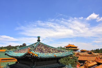 中国北京故宫建福宫西花园里的惠风亭与宫殿群