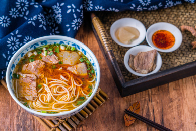 甘肃兰州传统美食一碗兰州拉面