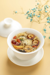 盖碗八宝茶特写黄色莫兰迪色系背景