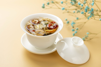盖碗八宝茶特写黄色莫兰迪色系背景