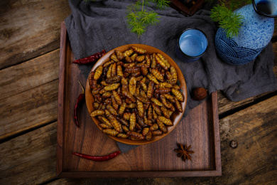 美味下酒菜香酥蚕蛹