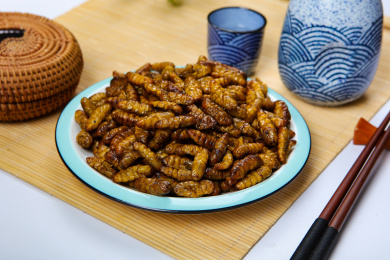 特色美食小吃油炸蚕蛹