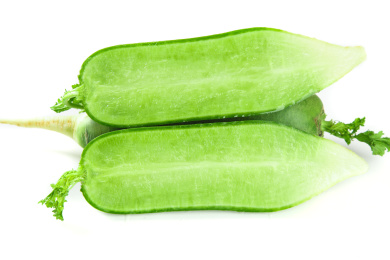 白底上放着切开两半边天津沙窝萝卜