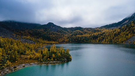 航拍中国四川甘孜州丹巴县的党岭葫芦海