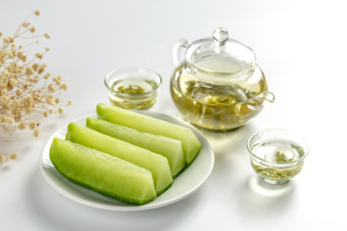 保健蔬菜青萝卜特写白色背景