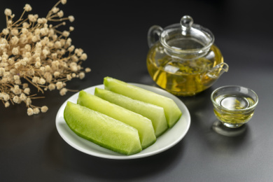 青萝卜特写黑色背景