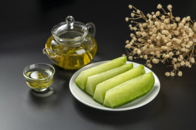 青萝卜特写黑色背景