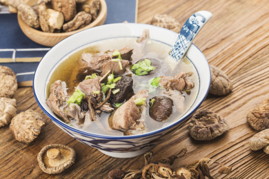 一碗香菇老鸭汤