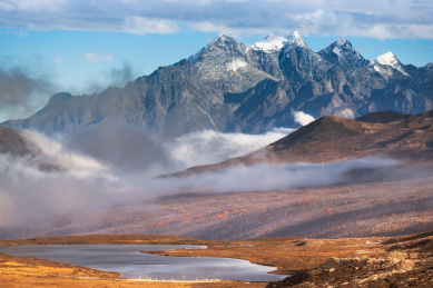 中国四川甘孜州康定红海子高原湖泊风光