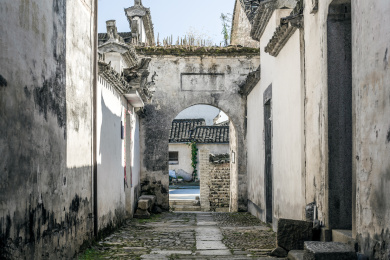 皖南徽派民居小巷拱门，中国安徽省黟县卢村