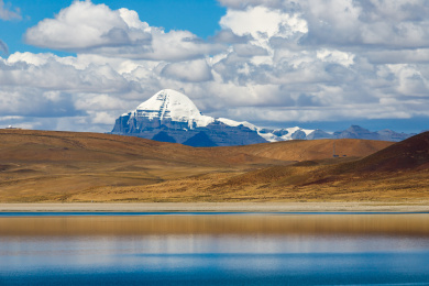 西藏阿里地区拉昂措和冈仁波齐自然风光