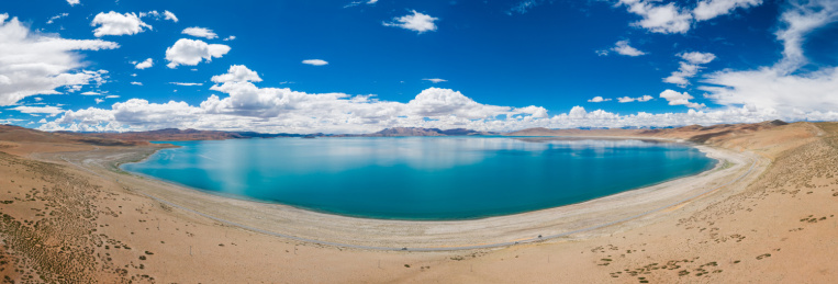 西藏阿里地区拉昂错自然风光