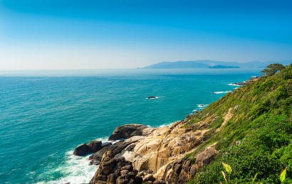 中国海南三亚蜈支洲岛海岸全景图