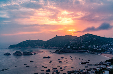 中国浙江舟山嵊泗枸杞岛日落火烧云