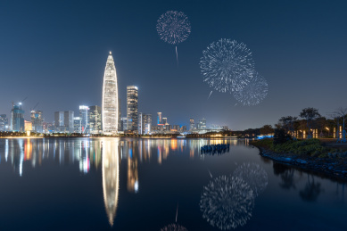 深圳市南山区人才公园城市天际线和烟花