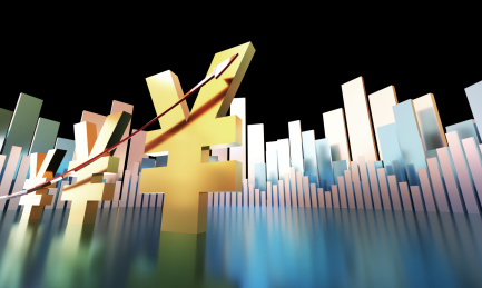 红色成功箭头与人民币符号，升值与事业成功