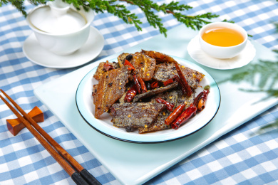美味家常菜香辣油炸带鱼