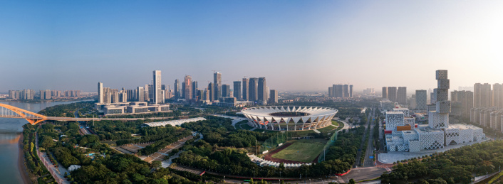 中国广东佛山世纪莲体育中心和佛山新城建筑