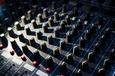 电子调音台的控制面板局部