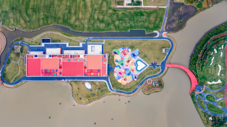 航拍中国江苏省盐城大丰荷兰花海景区