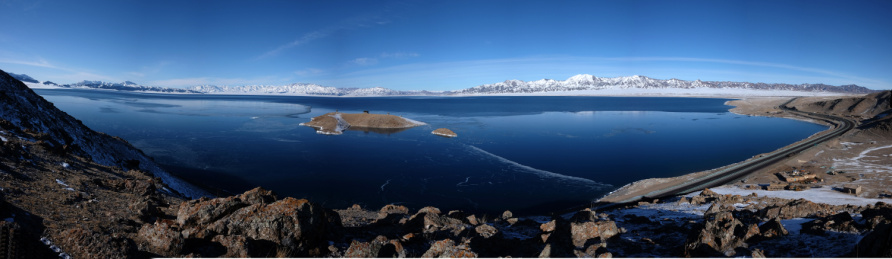 中国新疆赛里木湖全景图