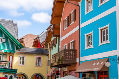 欧洲小镇多彩的建筑街区和街道