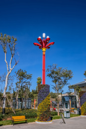 中国云南省楚雄市街道路灯装饰建筑