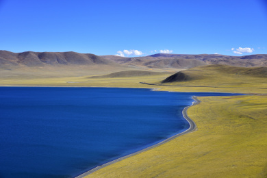 中国西藏纳木措的姐妹湖巴木措的美丽风光