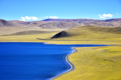 中国西藏纳木措的姐妹湖巴木措的美丽风光