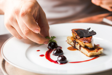 鹅肝黑松露摆盘