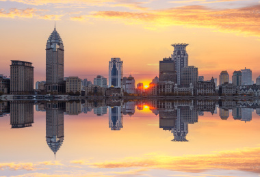 中国上海外滩浦西夜景