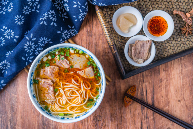 甘肃兰州传统美食一碗兰州拉面